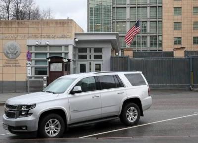 سفارت آمریکا در روسیه کارکنان کنسولی خود را تا 75 درصد کاهش می دهد