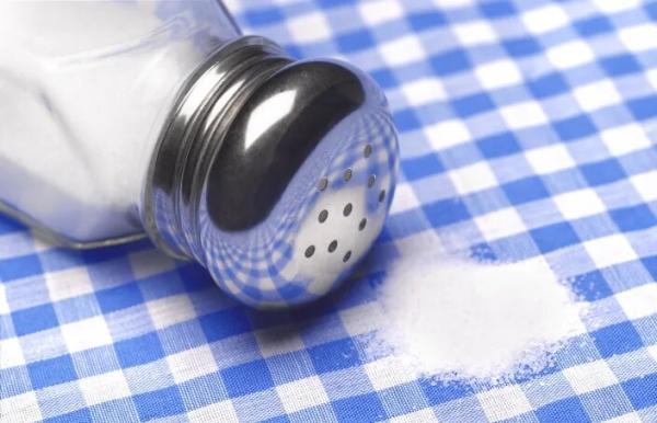 خوردن بیش از حد نمک مرگبار است ، چطور مصرف نمک را کاهش دهیم
