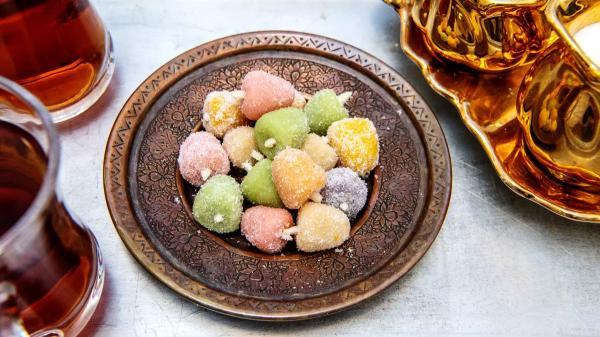 طرز تهیه شیرینی توت بادامی؛ شیرینی اصیل و مجلسی ایرانی با عطر گلاب